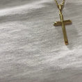 Load and play video in Gallery viewer, Video of Man Wearing Gold-filled rope chain necklace with cross pendant in a gift box, showcasing luxurious design and craftsmanship.
